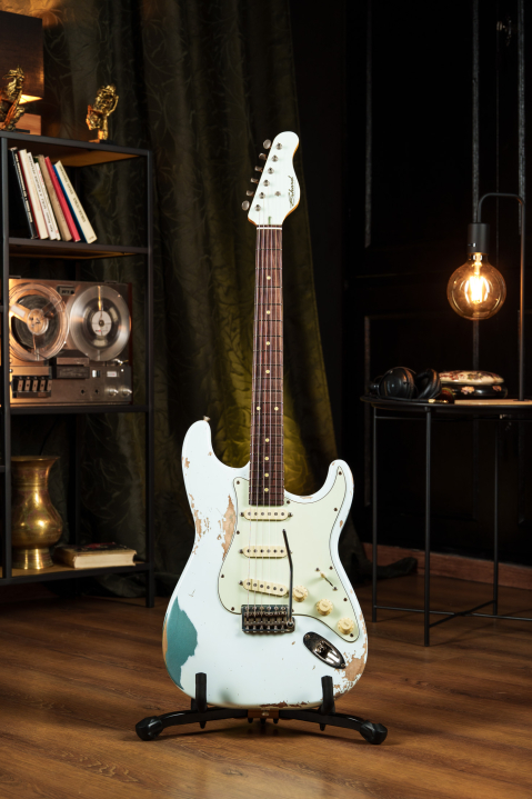 erhard-strat-relic_2200px-1.jpg