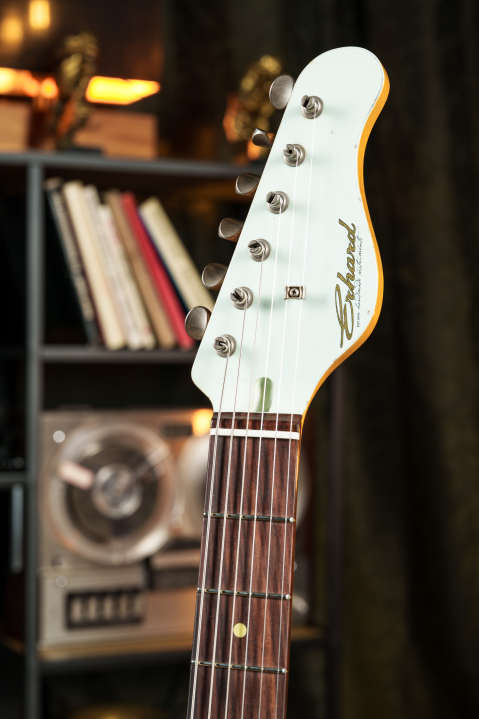 erhard-strat-relic_2200px-7.jpg
