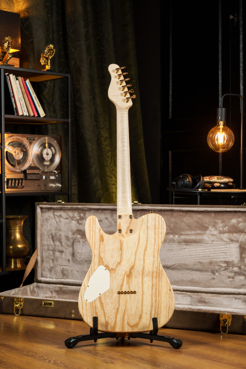 erhard-tele_2200px-4.jpg